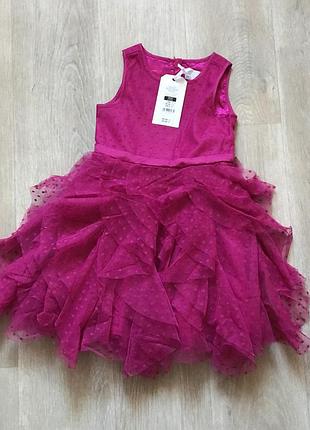 Яркое праздничное платье на девочку в размере 92 см