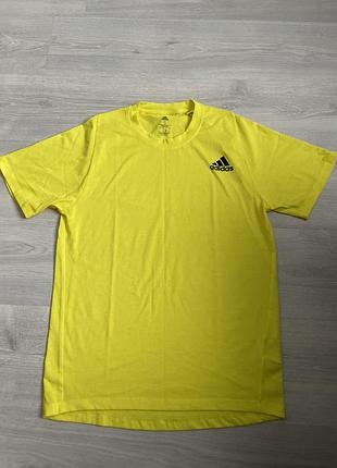 Футболка adidas
