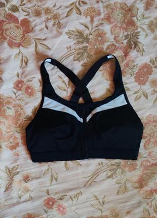 Спортивный топ