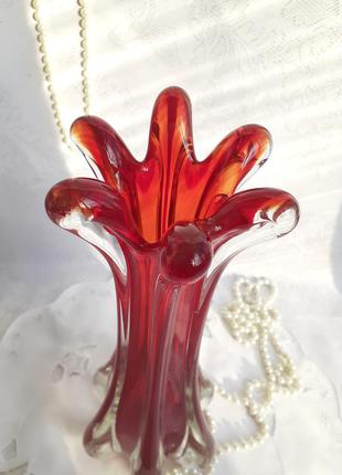 Зимняя вишня ваза медузы чехослователя винтаж резиновая техника цветное художественное гранатовое стекло тяжелая литая4 фото