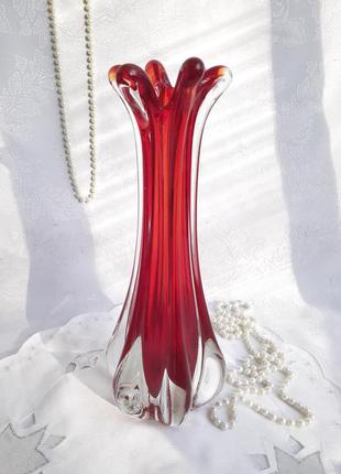 Зимняя вишня ваза медузы чехослователя винтаж резиновая техника цветное художественное гранатовое стекло тяжелая литая