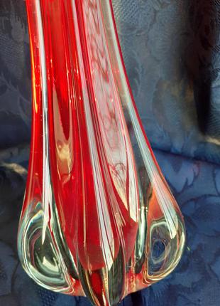 Ваза медуза чехослователя резинистое стекло литое винтаж 1960-е годы зимняя вишня огненное стекло большая утонченная форма4 фото