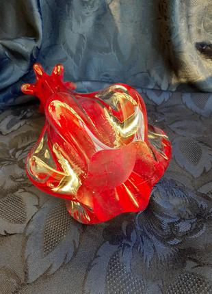 Ваза медуза чехослователя резинистое стекло литое винтаж 1960-е годы зимняя вишня огненное стекло большая утонченная форма10 фото