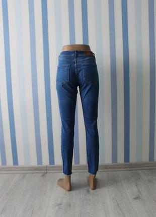 Продам актуальные джинсы обрезанные внизу от фирмы river island3 фото