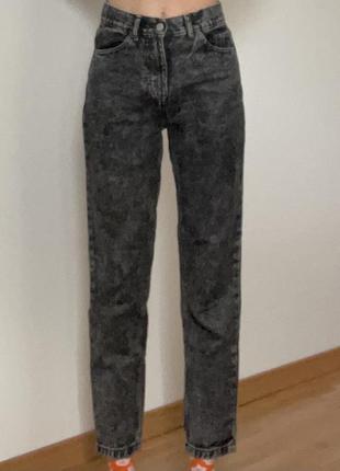 Чёрные «вареные» джинсы mom fit 32 размер4 фото
