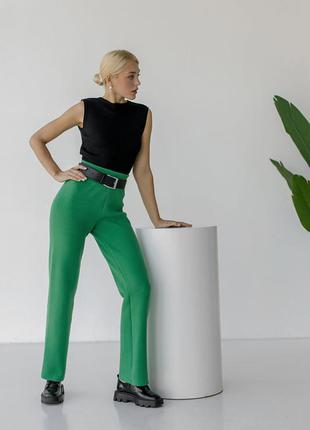 Женские плотные трикотажные брюки прямого удлиненного силуэта4 фото