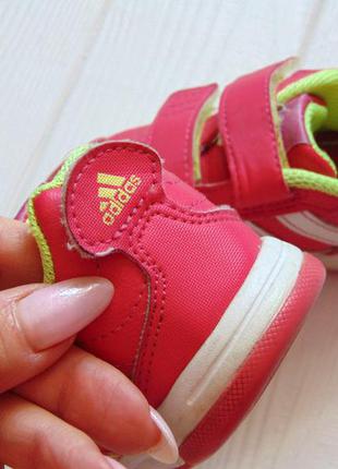 Adidas (оригинал). размер 20. яркие кроссовки для девочки7 фото