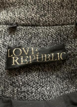 Ефектне сіре пальто love republic3 фото