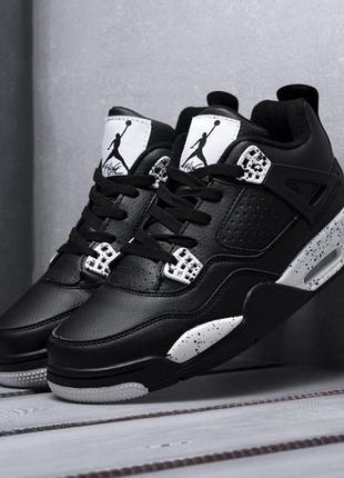 Модні чоловічі кросівки nike air jordan 4 retro
