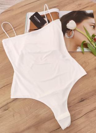 Новый белый боди от prettylittlething, базовый боди, бодик, боди на бретельках, облегающий боди, майка, (бирка!)