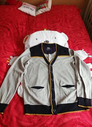 Новенька гарна кофта