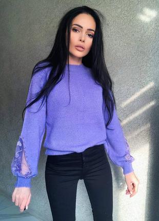 Свитер с вышивкой