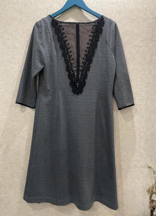 Платье серое