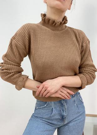 Бежевий в’язаний светр із рюшами4 фото