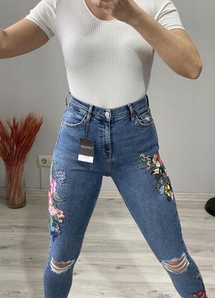 Крутые джинсы с вышивкой topshop джинс высшего качества3 фото
