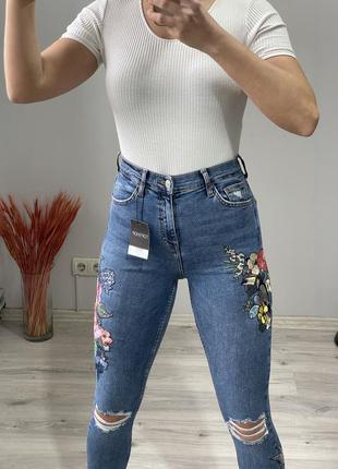 Крутые джинсы с вышивкой topshop джинс высшего качества4 фото
