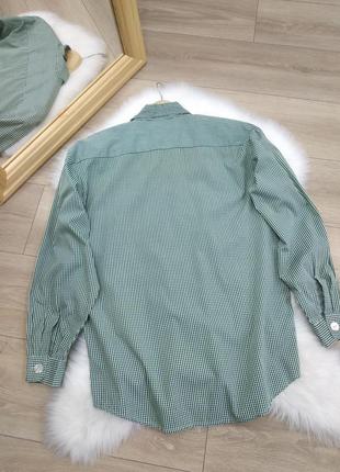 Вінтажна натуральна оверсайз сорочка у клітинку з об'єднання ємними рукавами білого зеленого кольору4 фото