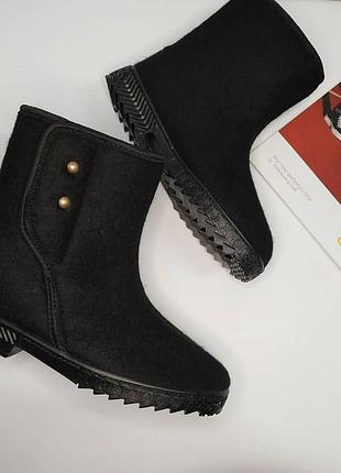 Жіночі зимові чоботи бурки уггі валянки черевики