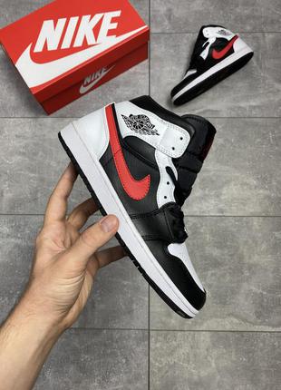Кросівки nike air jordan 1 mid white black red