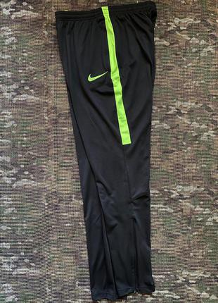 Спортивный костюм nike sportswear drifit, оригинал, размер m6 фото
