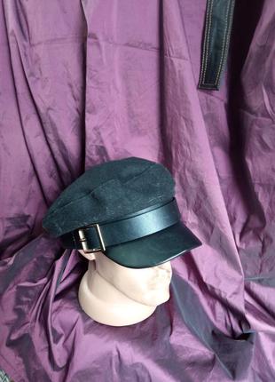 Кепі жіноче