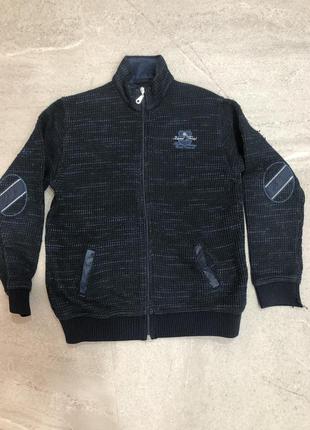 Кофта на замку