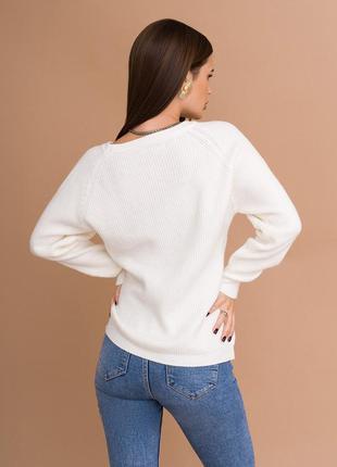 Білий ангоровий светр з геометричним візерунком3 фото