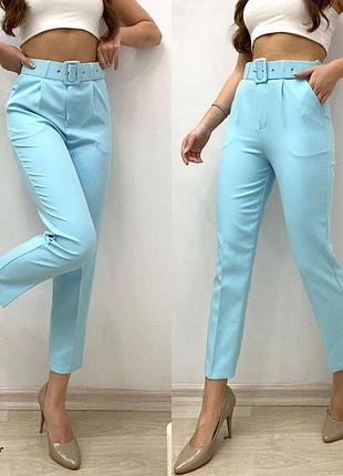 Классические голубые брюки на завышенной талии