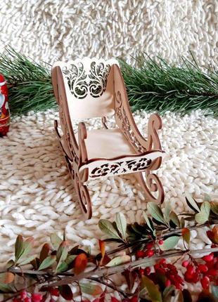 Сани новорічні для подарунків 28х15.4х9.8 см см,різьблені без фарбування.