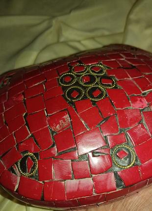 Винтажная латунная сумка с коралловой смальтой из индии