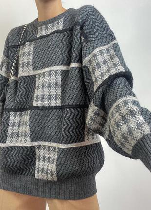 Шикарный полушерстяной свитер италия