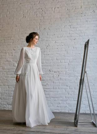 Весільна шифонова сукня бохо макраме з рукавами