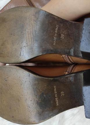 Высокие кожаные сапоги демисезон на среднем устойчивом каблуке office london5 фото