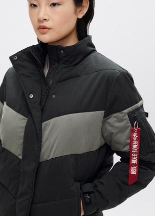 Зимовий жіночий бомбер alpha industries1 фото