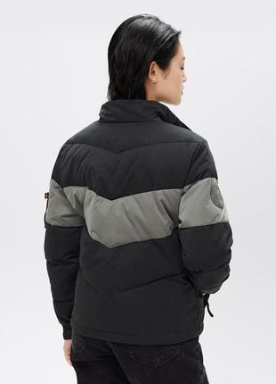 Зимний женский бомбер alpha industries4 фото