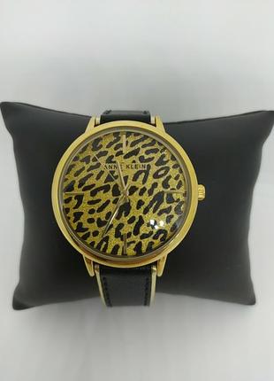 Стильные женские наручные часы с ремешок с натуральной кожи черного цвета anne klein