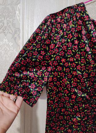 Платье бархатное в цветочный принт3 фото