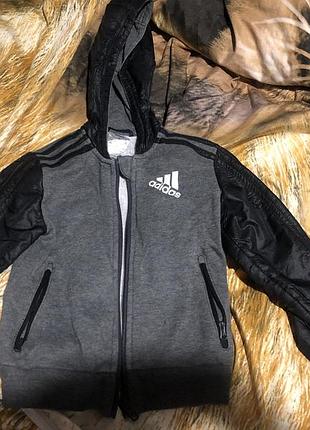 Прикольная утеплённая олимпийка adidas размер 98-104 см