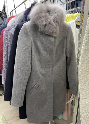 Нове  зимове жіноче пальто з натуральним хутром