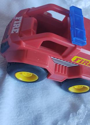 Машинка пластик