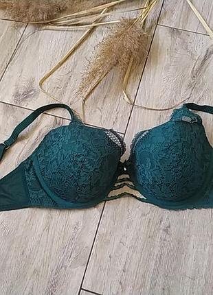 Невероятно красивый зелёный бюстгальтер