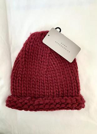Вязаная шапка zara