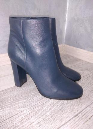 Чоботи, ботинки