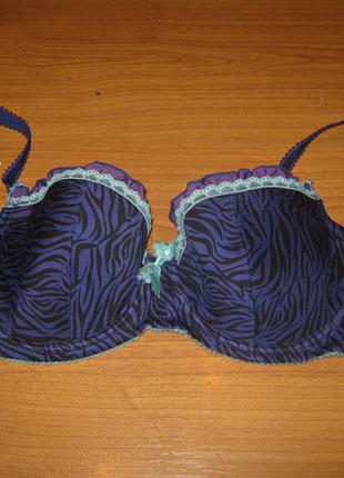 Класний бюстик