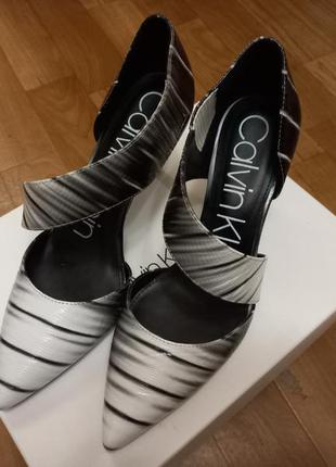 Продам класичні туфлі човники calvin klein (7)1 фото