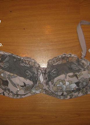 Поделиться:  класний бюстик без паралону