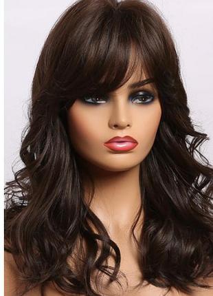 Парик коричневый с челкой волнистый средней длины