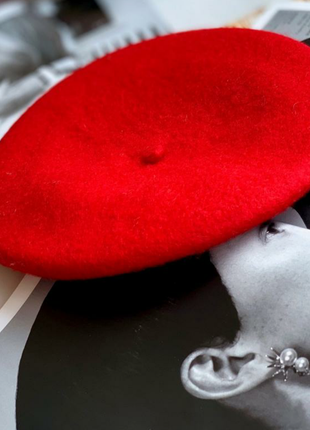 Берет французский красный