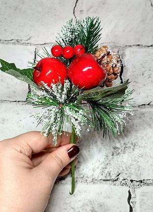 Новорічний Декор, гілочка яблука з шишкою, в снігу