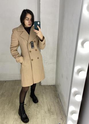 Пальто зимнее на синтепоне бежевое из шерсти